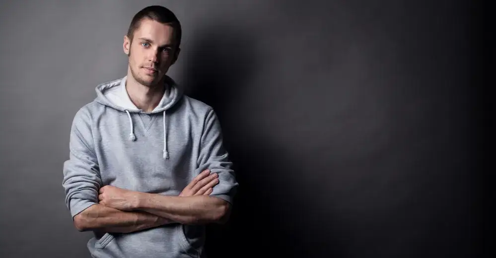 Zdjęcie Jak zmierzyć wymiary bluzy, aby uniknąć nietrafionych zakupów